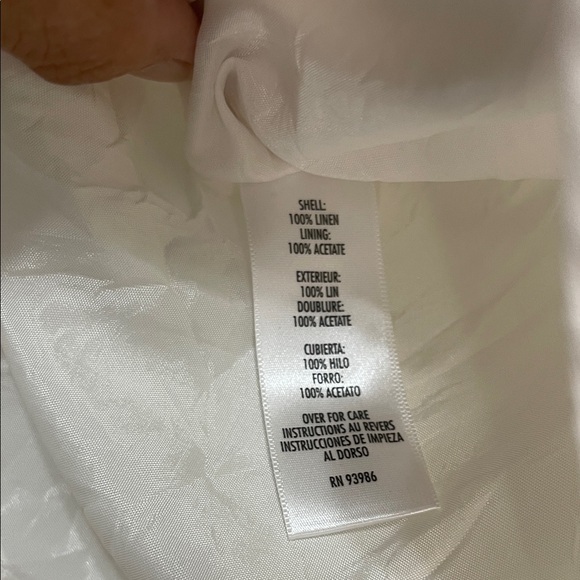 Petite Sophisticate Linen White V-Neck Tank Top Size 6 PTP 19” EUC - Picture 6 of 8